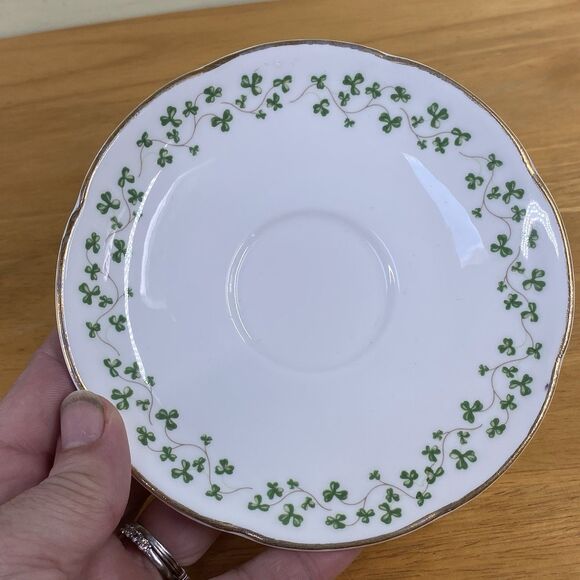 Vintage Royal Tara Bone China Teacup & Saucer Set Ireland Clover St Patrick' Day - Picture 5 of 16